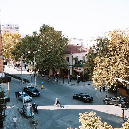 Barrikada Str Modern Apartments - The Nest Tirana Exteriör bild