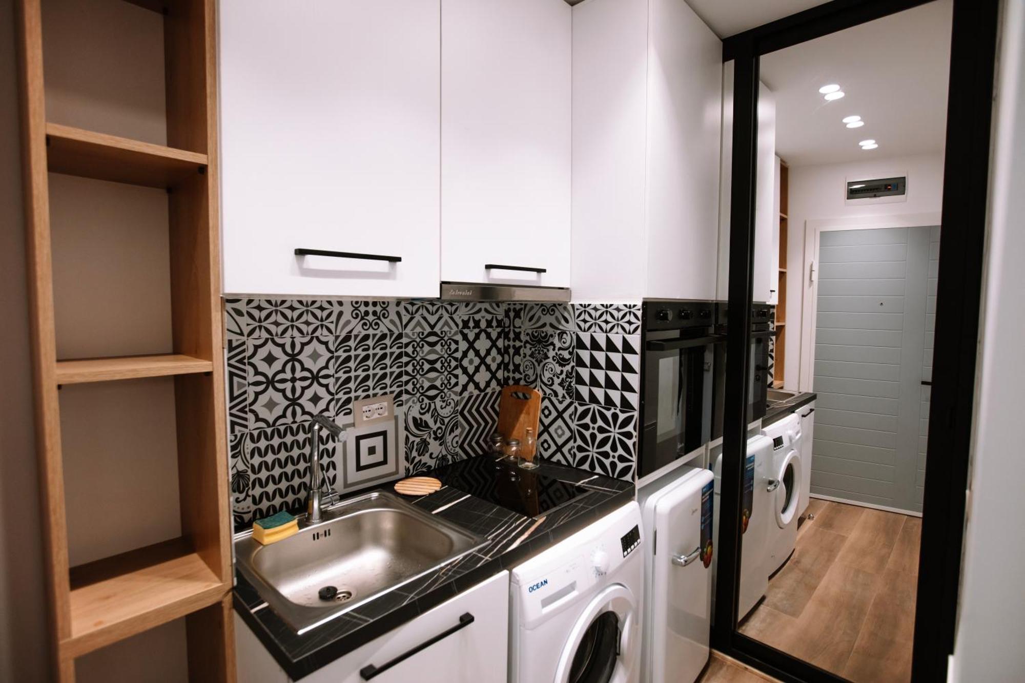 Barrikada Str Modern Apartments - The Nest Tirana Exteriör bild