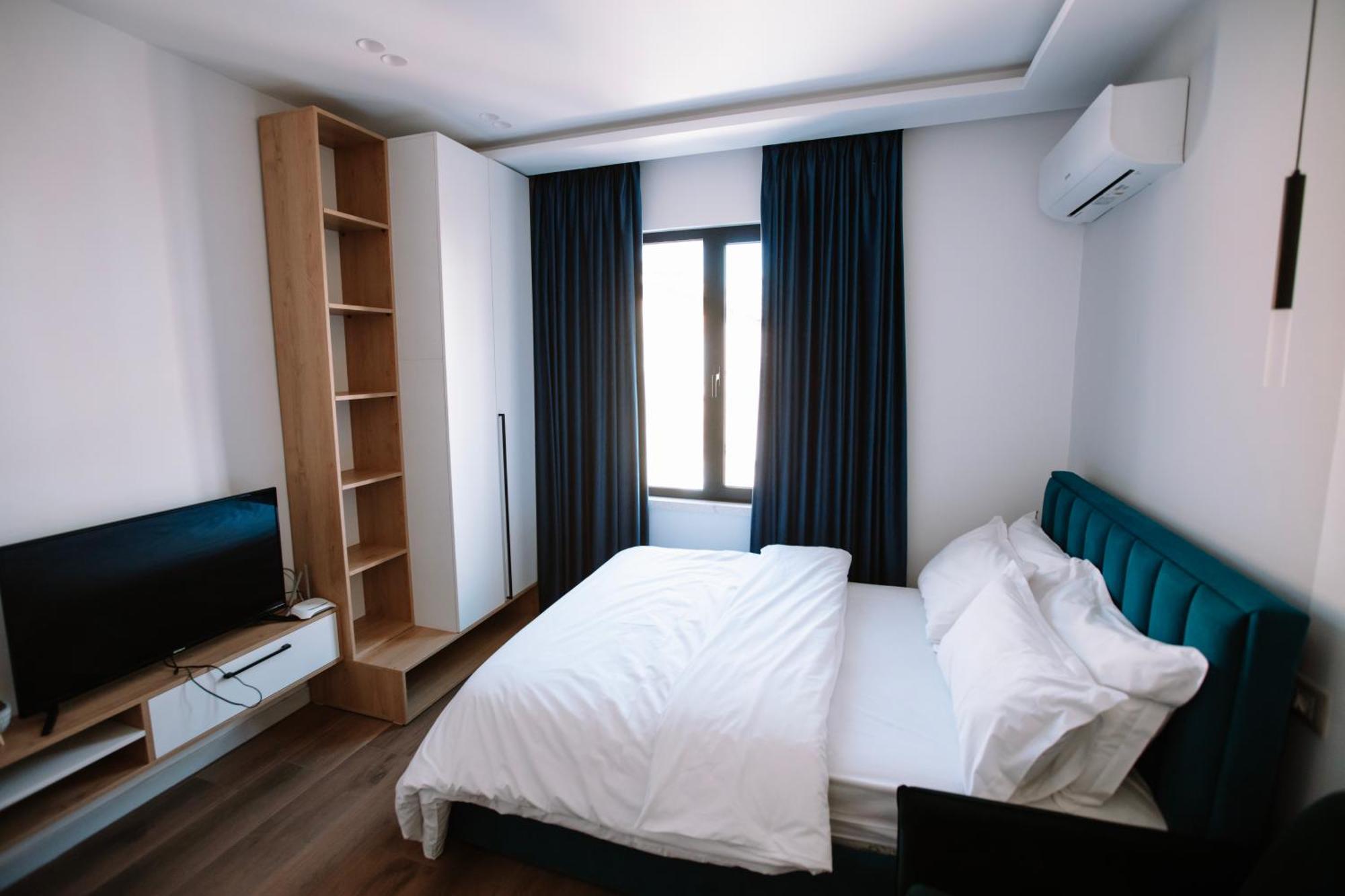 Barrikada Str Modern Apartments - The Nest Tirana Exteriör bild