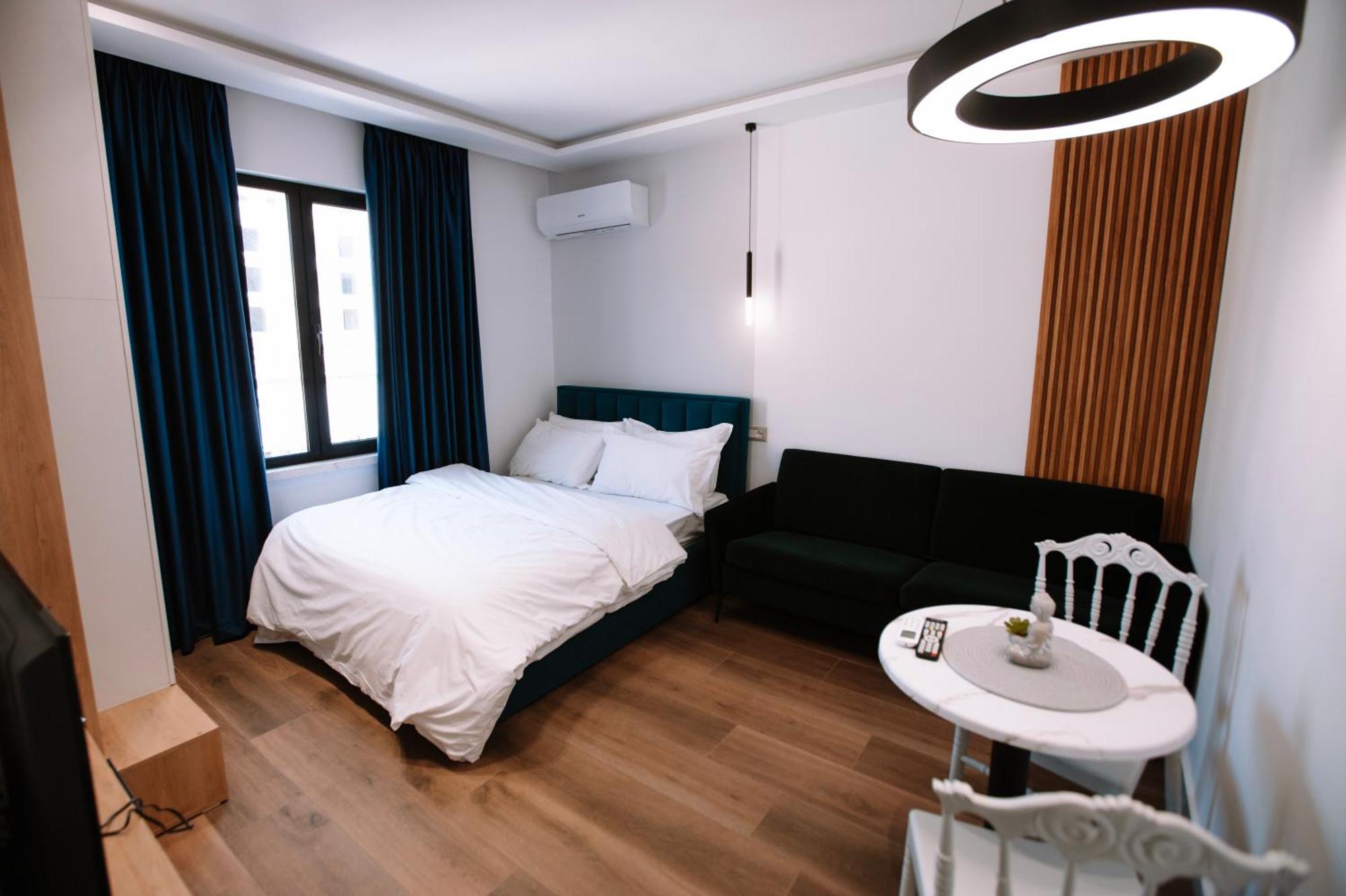 Barrikada Str Modern Apartments - The Nest Tirana Exteriör bild