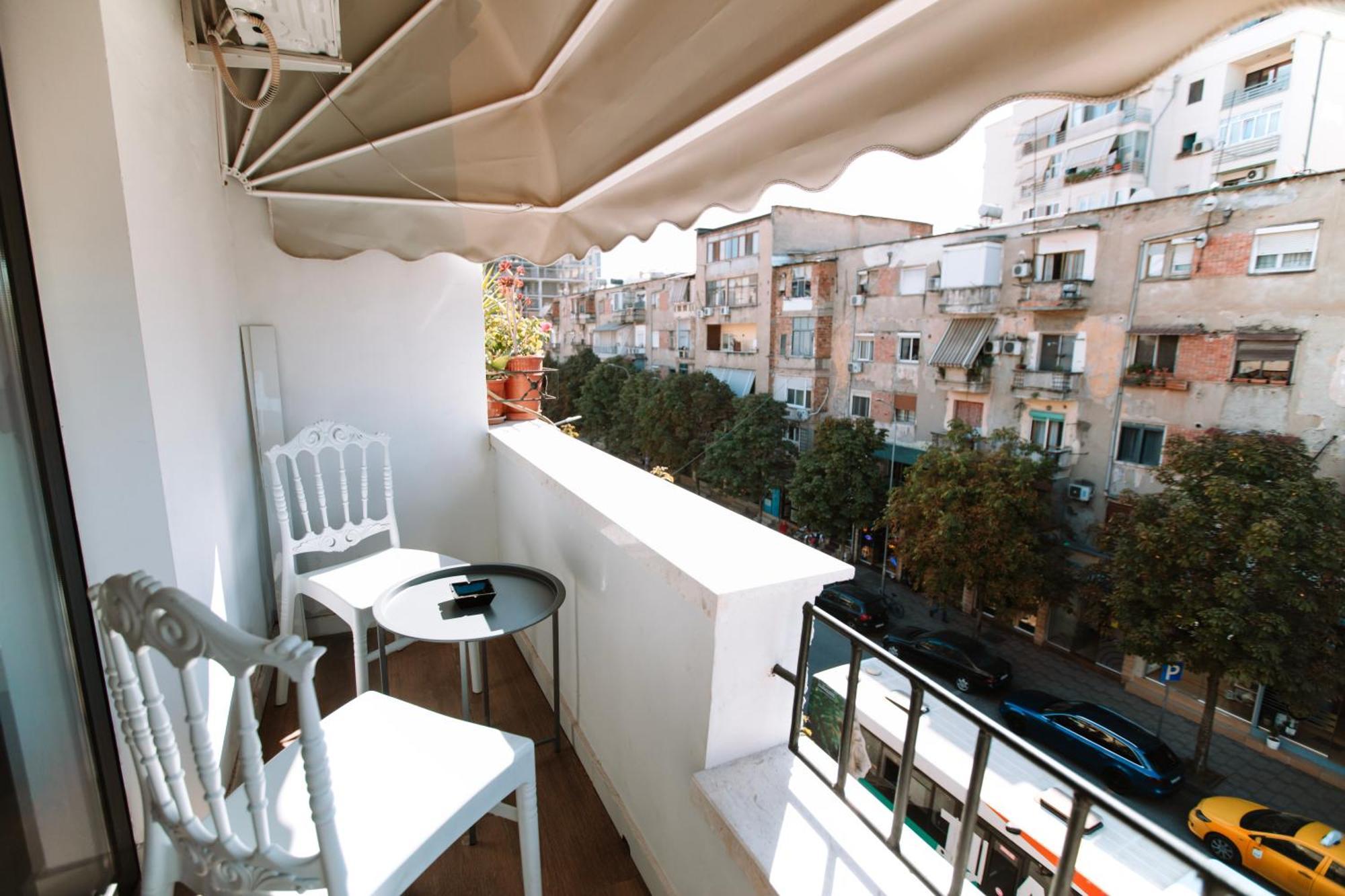 Barrikada Str Modern Apartments - The Nest Tirana Exteriör bild