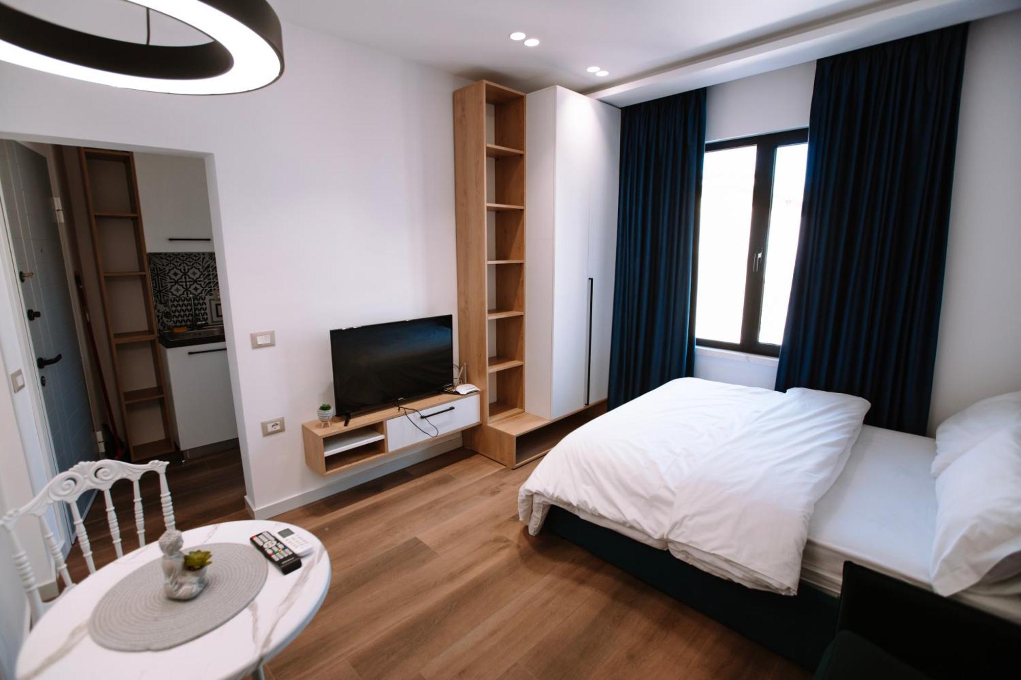 Barrikada Str Modern Apartments - The Nest Tirana Exteriör bild